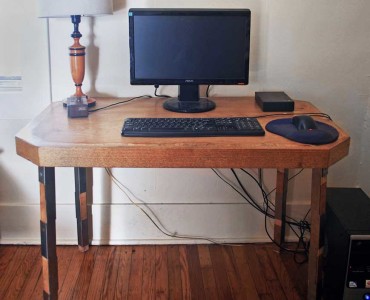 Self Leveling Desk